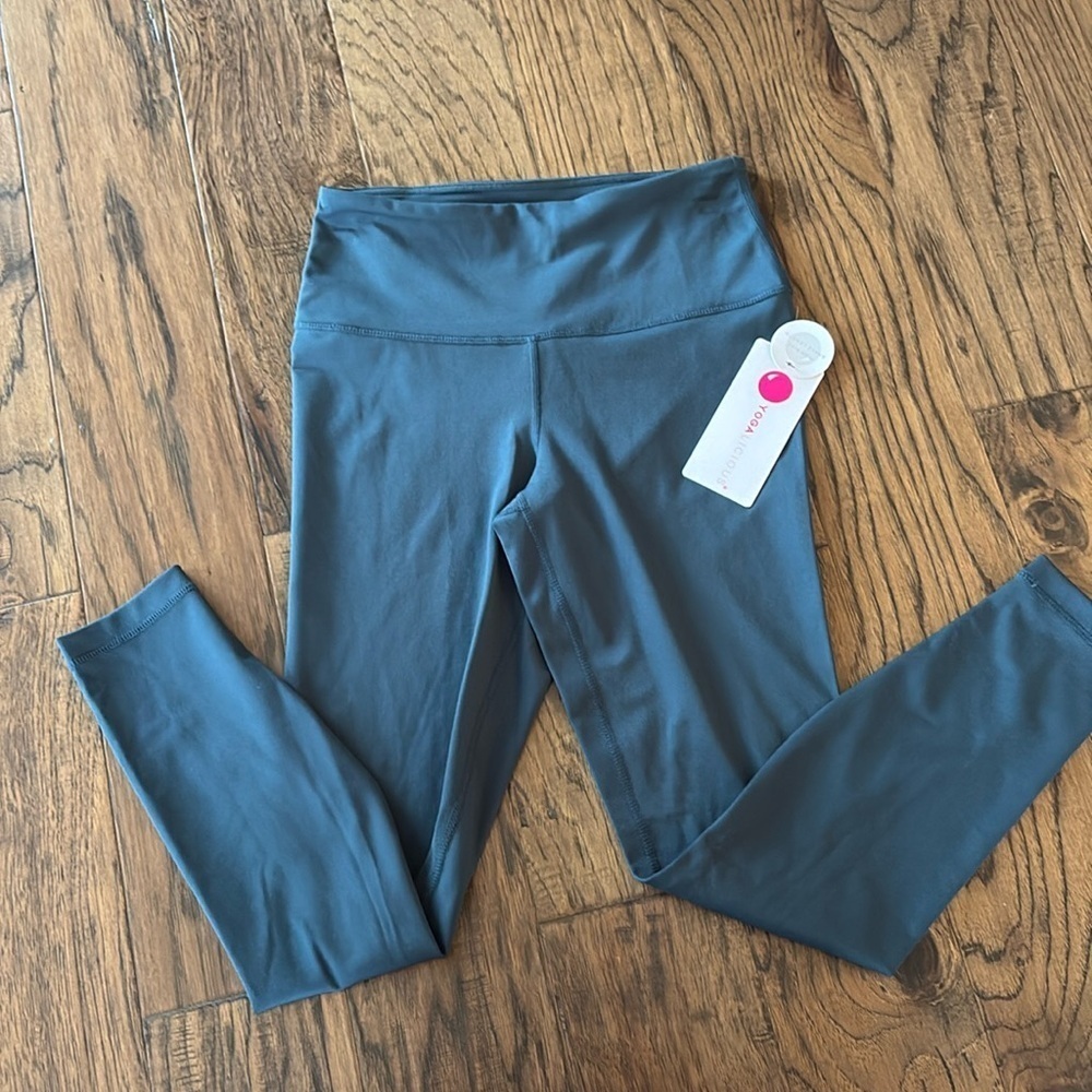 NWT Yogalicious teal leggings small
